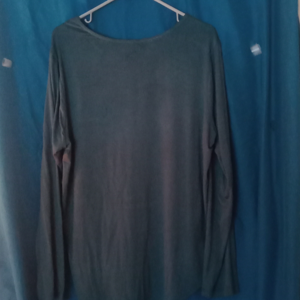 Ladies Blouse - Picture 2 of 3